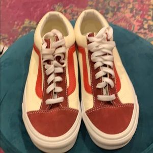 Women’s vans shoes size 5.5